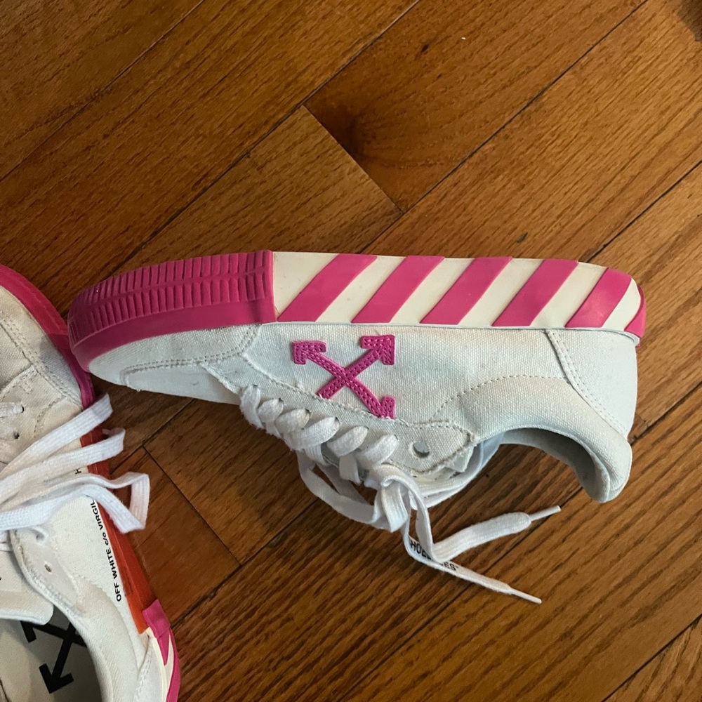 Off-White Sneakers in Pink and White - Picture 7 of 10